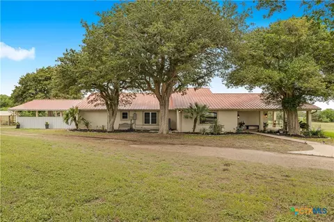 8359 Lower Mission Valley Rd, Victoria, TX 77905
