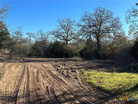 650 Coastal Ln, Luling, TX 78648 photo 9
