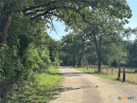650 Coastal Ln, Luling, TX 78648 photo 19