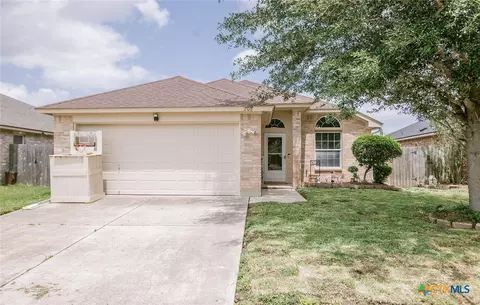 208 Yellowstone Dr, Victoria, TX 77904