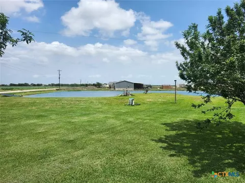 1845 Royal Rd, Port Lavaca, TX 77979
