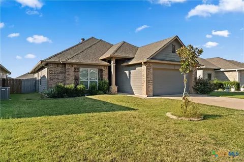 4124 Riata Ranch Rd, Waco, TX 76705