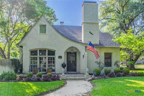 1120 N 13th St, Temple, TX 76501