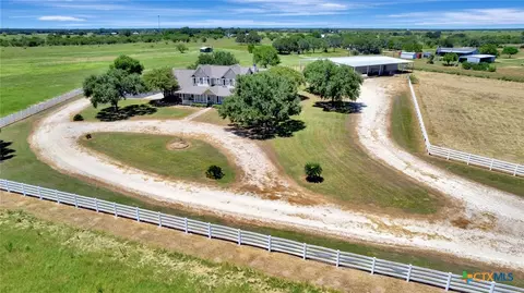 202 Prairie Vw, Victoria, TX 77904