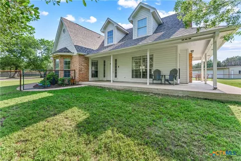 8433 Rita Bend Dr, Salado, TX 76571