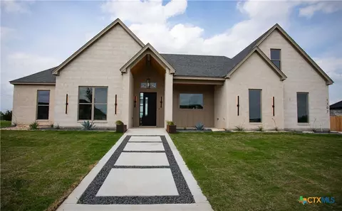 1707 Kellan Dr, Salado, TX 76571