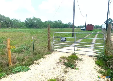 10143 Us 59, Fannin, TX 77960