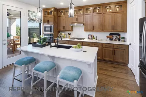 9309 Breeze Hill Dr, Austin, TX 78744