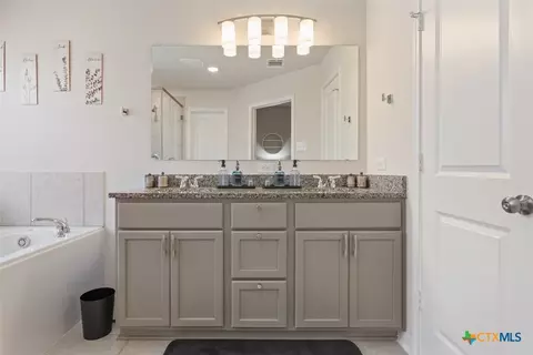 Bath - 6811 Mcgregor Loop, Killeen, TX 76549 photo 5 of 5