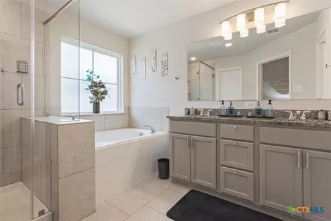 Bath - 6811 Mcgregor Loop, Killeen, TX 76549 photo 4 of 5