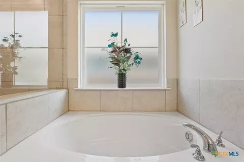 Bath - 6811 Mcgregor Loop, Killeen, TX 76549 photo 3 of 5