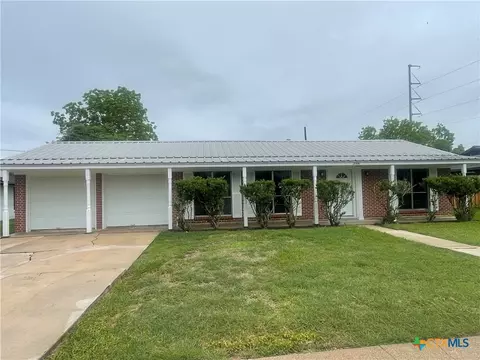 2006 Bon Aire Ave, Victoria, TX 77901