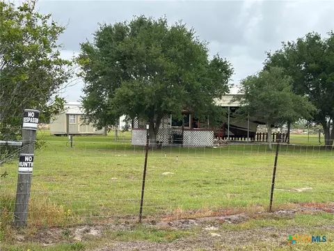 120 Mcalister Ln, Seadrift, TX 77983