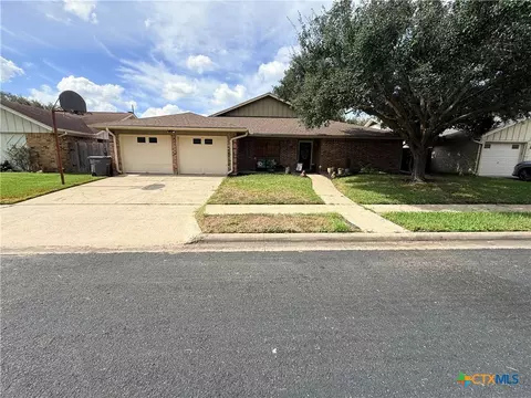 403 Alamogordo Dr, Victoria, TX 77904