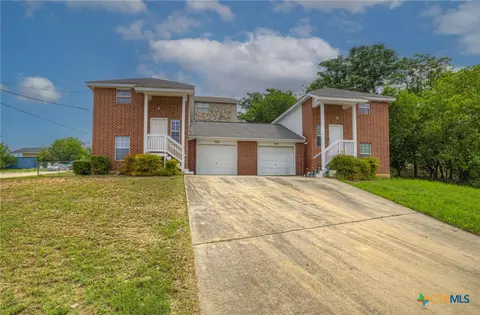 723 Woodcrest Cir, New Braunfels, TX 78130