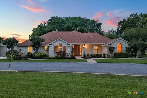 406 Ancient Oaks Dr, Marble Falls, TX 78654
