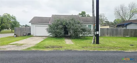 1801 Pleasant Green Dr, Victoria, TX 77905