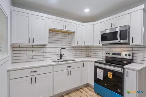 1412 E Avenue D, Temple, TX 76501