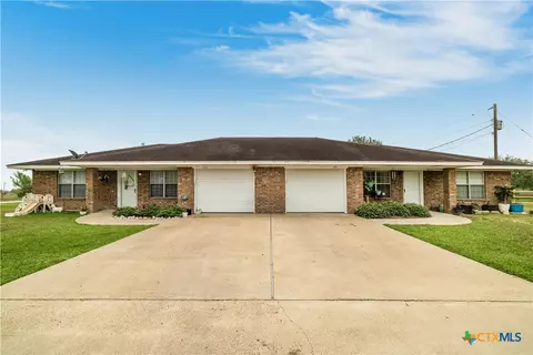 123 125 6th St, Vanderbilt, TX 77991