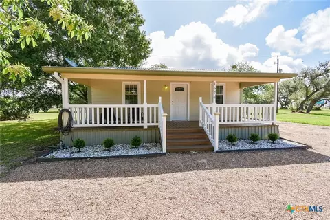 1678 Bayview Dr, Palacios, TX 77465