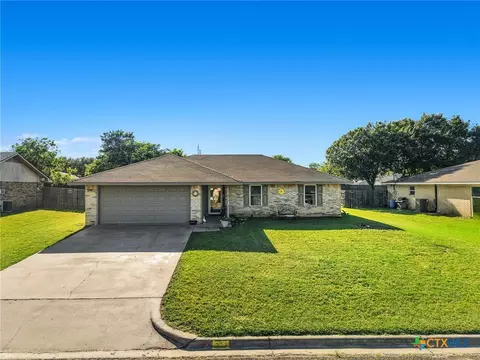232 Thompson Cir, Lorena, TX 76655