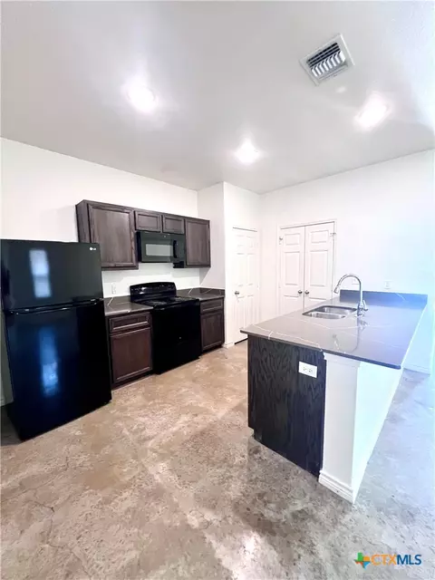 Kitchen - 2313 Zanoletti Ct, Temple, TX 76504 photo 2 of 3