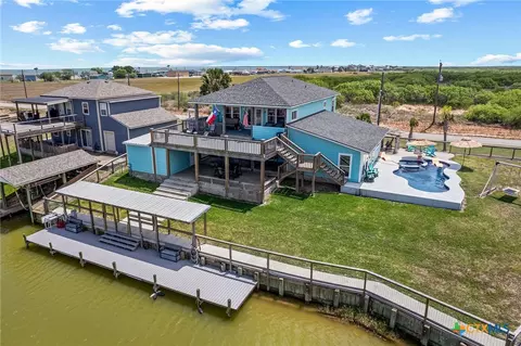 792 County Road 306 Rd, Port Lavaca, TX 77979