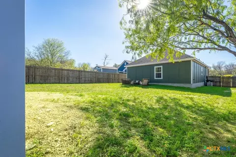 Exterior - 224 Spruce Ave, Luling, TX 78648 photo 4 of 6