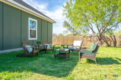 Exterior - 224 Spruce Ave, Luling, TX 78648 photo 5 of 6
