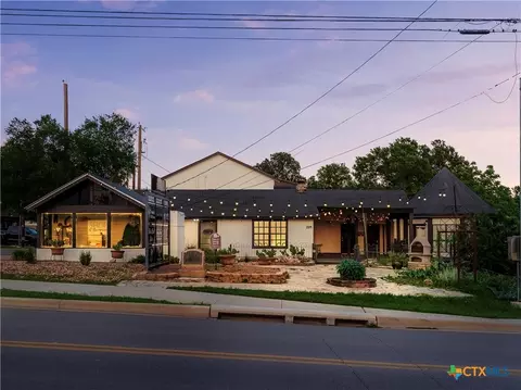 209 S Main St, Salado, TX 76571