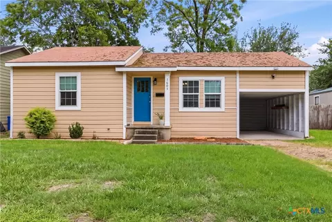 1605 E Mistletoe Ave, Victoria, TX 77901