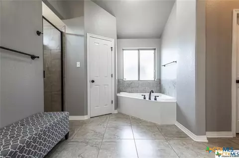 Entry Way - 8401 Split Trail Cv, Temple, TX 76502 photo 4 of 5