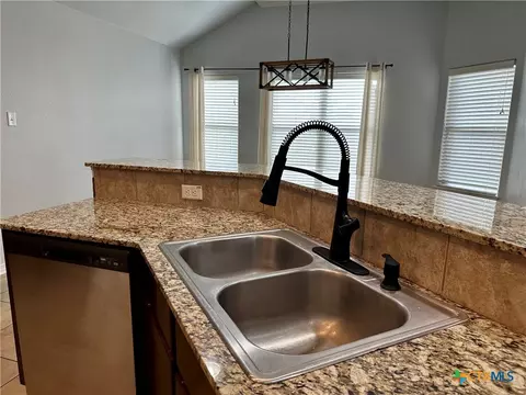 Kitchen - 8401 Split Trail Cv, Temple, TX 76502 photo 2 of 2