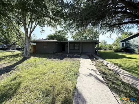113 Bonham St, Port Lavaca, TX 77979