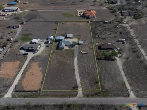 2412 Williamson Rd, Lockhart, TX 78644
