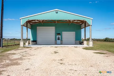 185 E Tiki Dr, Seadrift, TX 77983