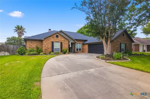 206 Windy Way Dr, Victoria, TX 77904