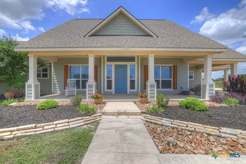 2048 E Martindale Rd, Seguin, TX 78155