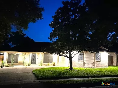 213 Paisano Dr, Victoria, TX 77904