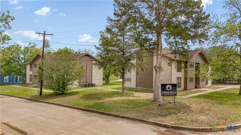 603 E Gonzales And 201 Pecan St, Yoakum, TX 77995