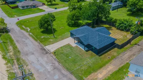 107 S Lexington St, Holland, TX 76534