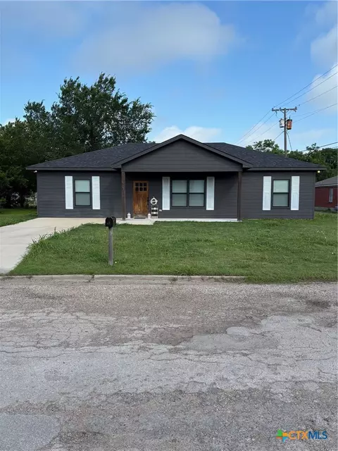 107 S Lexington St, Holland, TX 76534