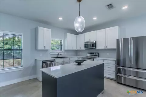 107 S Lexington St, Holland, TX 76534