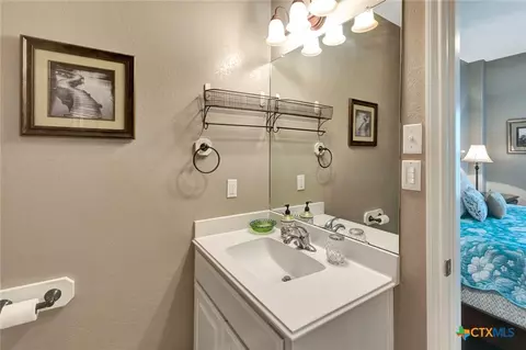 Bath - 314 Windswept Dr, Port Lavaca, TX 77979 photo 2 of 4