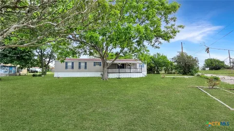 603 E George St, Port Lavaca, TX 77979