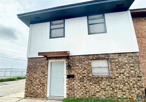 1905 N Ben Wilson St #10, Victoria, TX 77901