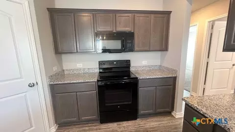 Kitchen - 2012 Dade Loop, Temple, TX 76504 photo 2 of 2