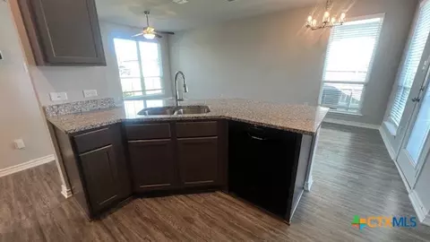 Kitchen - 2012 Dade Loop, Temple, TX 76504 photo 1 of 2