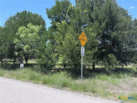 210 Horace Howard Dr, San Marcos, TX 78666