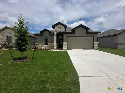 8912 Glade Dr, Temple, TX 76502